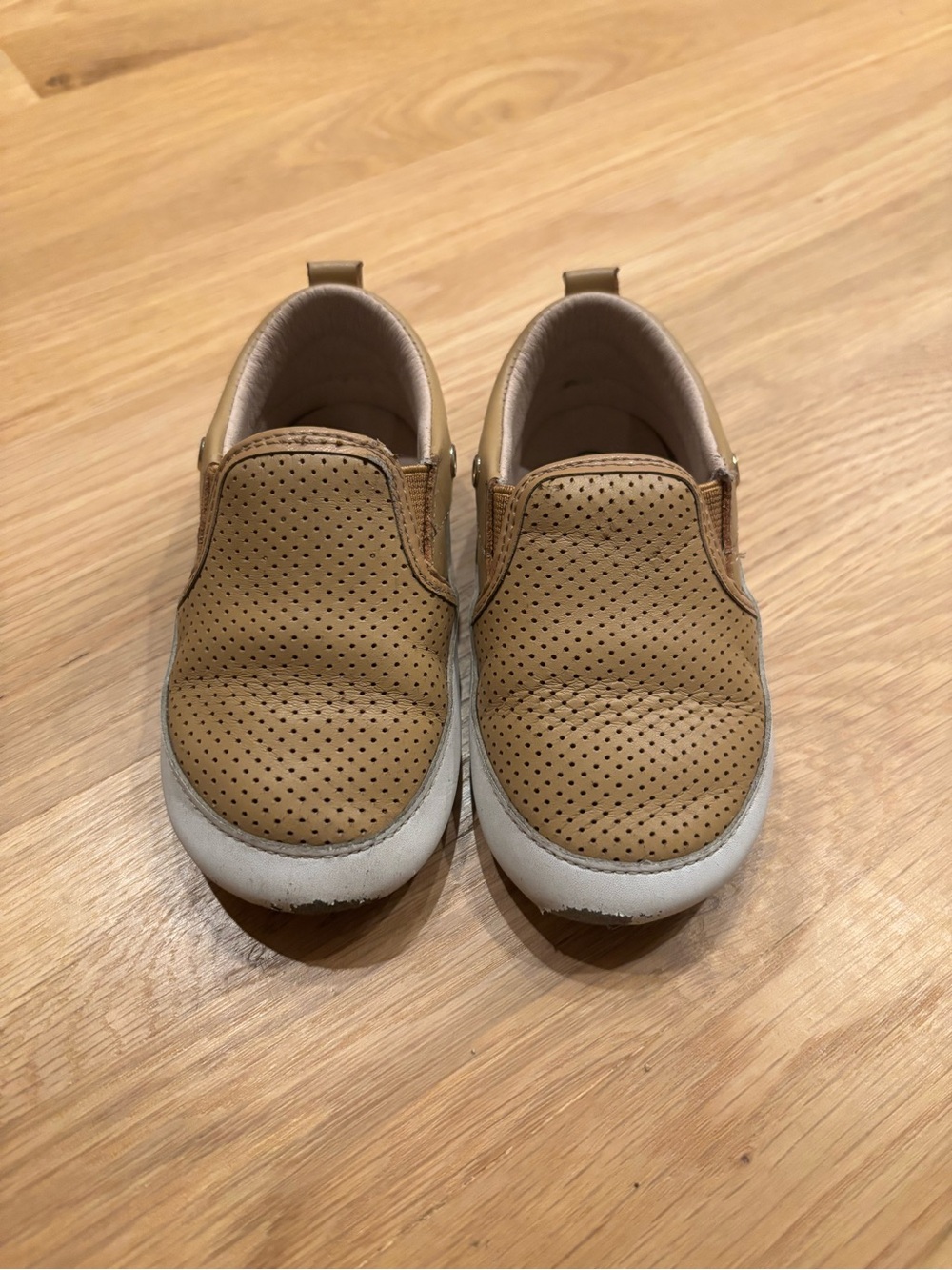Little Love Bugs | The Quinn in Tan w/ Barefoot Sole | sz 7